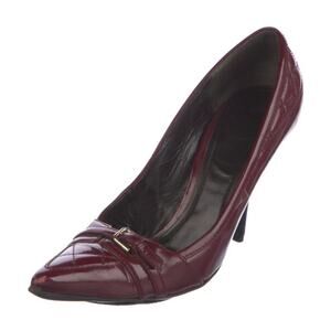 BURBERRY Burgundy Quilted Patent Leather Silver Buckle Heels Pumps EU 39 US 9